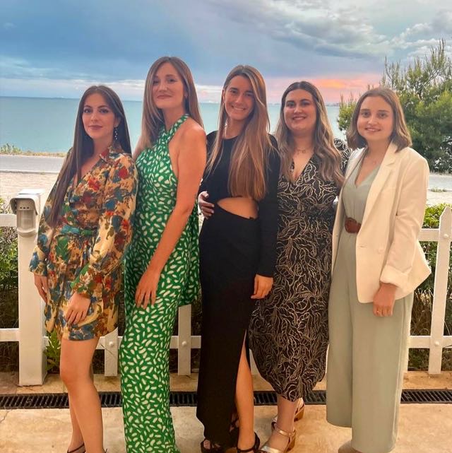 Extrasisters